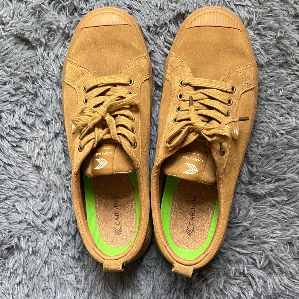Cariuma Men’s 10 / Women’s 11.5 OCA Suede All Camel Sneakers